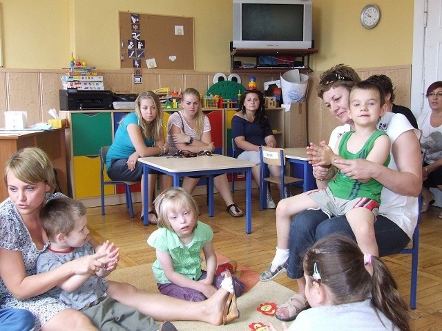 Studenci aktywnie uczestniczyli w zajęciach z dziećmi z Przedszkola Specjalnego w Chełmnie