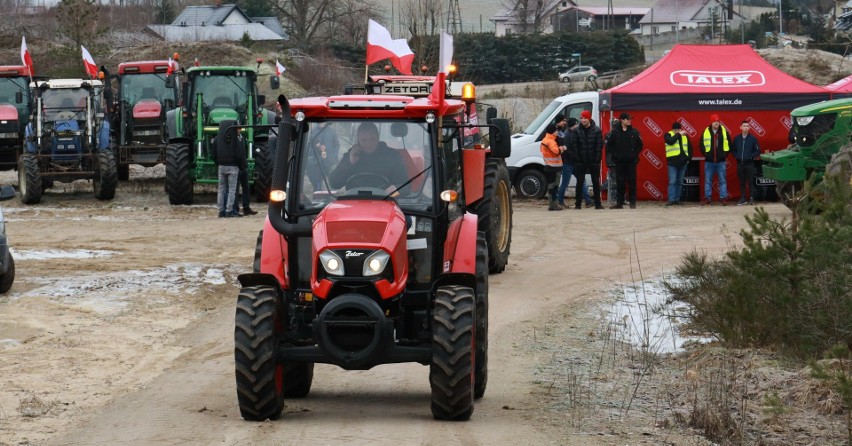 Ponad 200 rolników wyjechało na ulice Bytowa. Strajk w całym kraju 