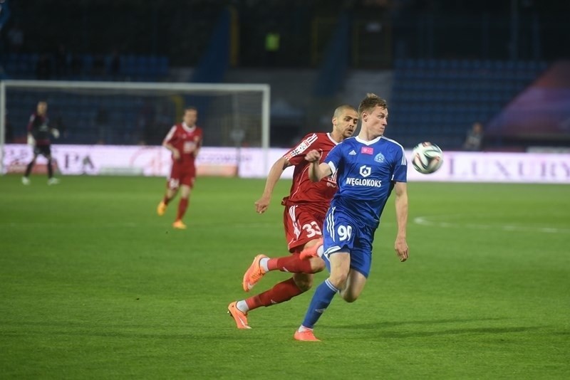 Ruch Chorzów - Piast Gliwice: Piłkarze Ruchu grają w grupie...