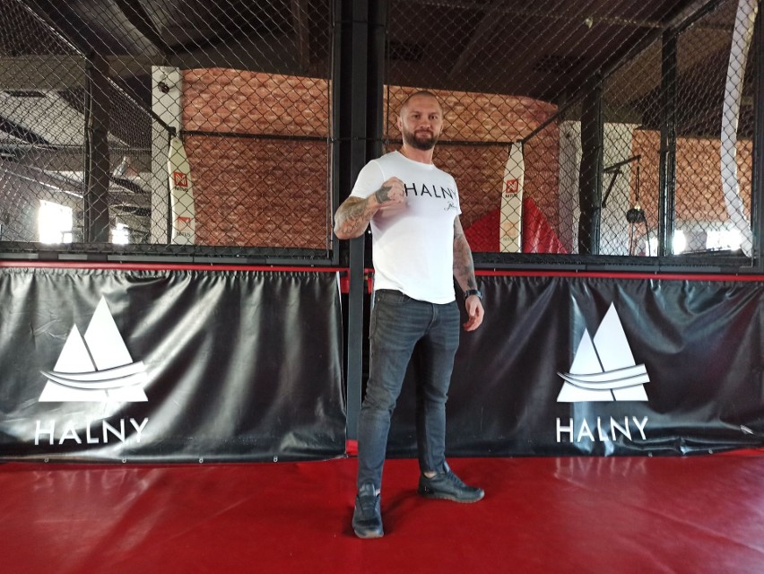 Boks. Łukasz „Boom Boom” Pławecki o stylu angielskim, planach, „trash talku” z Lisem, nowym zachowaniu kibiców i różnicach z kickboxingiem 