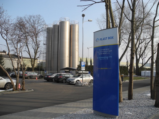Od 2004 roku Plast-Box jest notowany na Giełdzie Papierów Wartościowych w Warszawie. Siedziba firmy mieści się w Słupsku przy ul. Lutosławskiego.