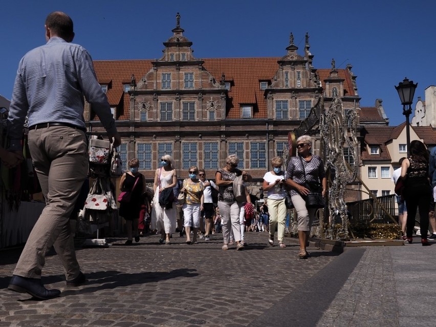 Upalny weekend na ulicach Gdańska. Mieszkańcy i turyści chętnie korzystali z pogody [zdjęcia]