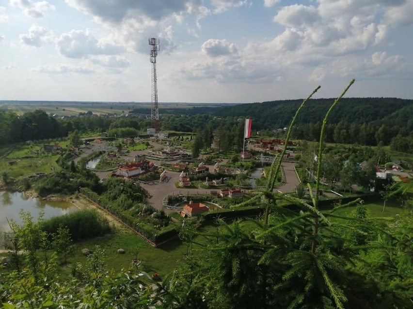 Questing w bałtowskim Parku Miniatur. Świetna zabawa dla poszukiwaczy skarbów 