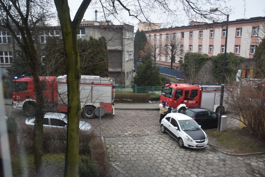 Interwencja straży pożarnej przy ul. bp. Teodora Kubiny w...