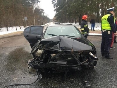 Wypadek w Wyszkowie: seat uderzył w lanosa. "Sytuacja wyglądała groźnie" [ZDJĘCIA]