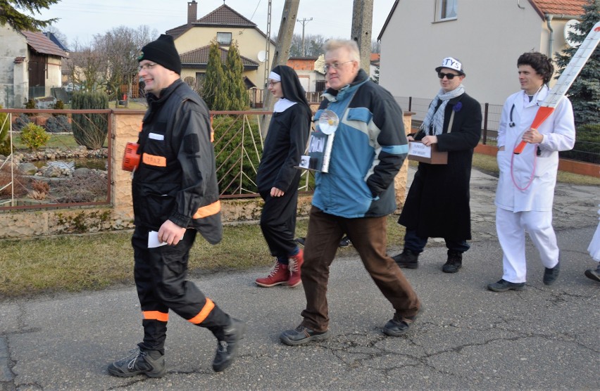 Wodzenie niedźwiedzia w Węgrach. Nawet najstarsi mieszkańcy...