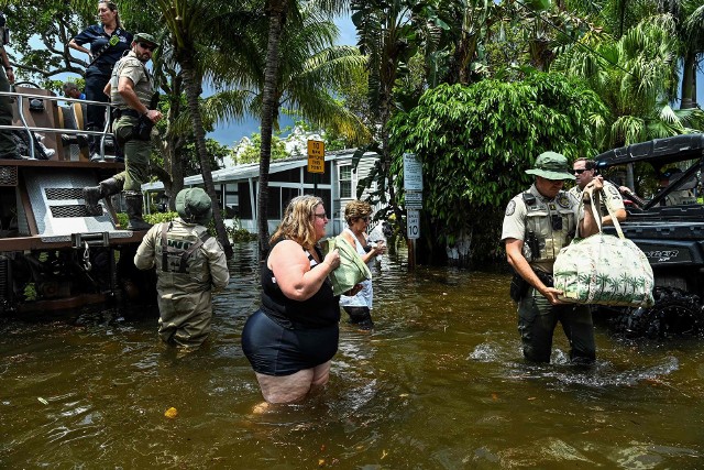 Powódź, wywołana obfitymi opadami deszczu sparaliżowała Fort Lauderdale na Florydzie.