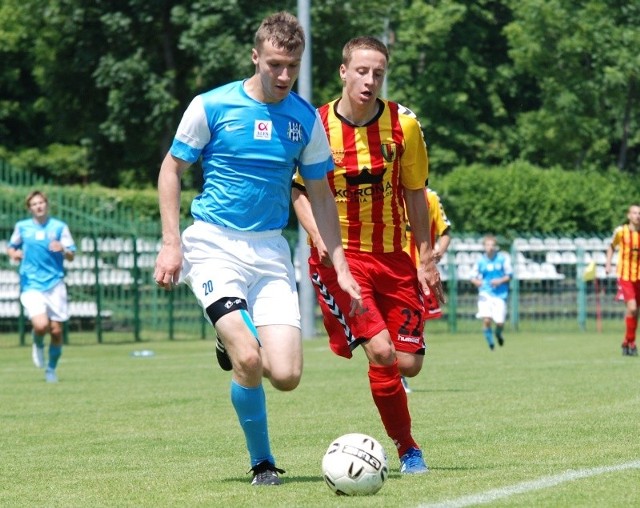 Juniorzy młodsi Korony Kielce przegrali oba spotkania 1/4 finału mistrzostw Polski z OKS Stomilem Olsztyn i odpadli z rozgrywek.