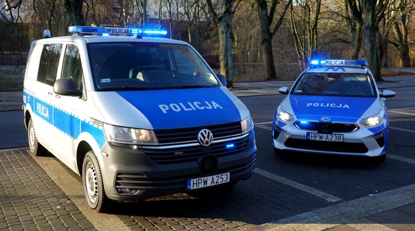 Trzy nowe radiowozy policji w Koszalinie.