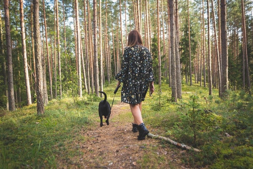 Charakterystycznym objawem wścieklizny u człowieka jest...