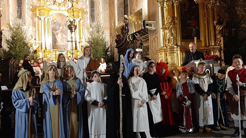 W niedzielę, 8 stycznia w opatowskiej kolegiacie świętego...