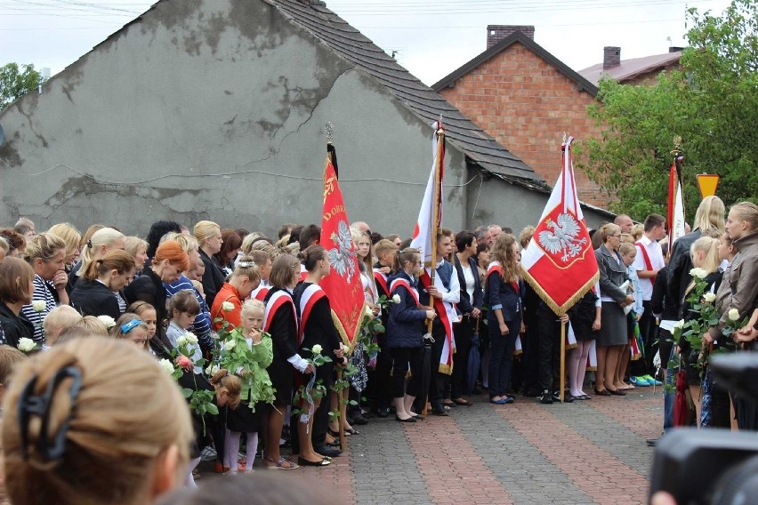 Tragedia pod Działoszynem. Pogrzeb rodzeństwa, które utonęło w Warcie [ZDJĘCIA]