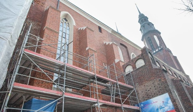 Nowa dotacja pozwoli podjąć prace przy renowacji kolejnego fragmentu katedralnych murów