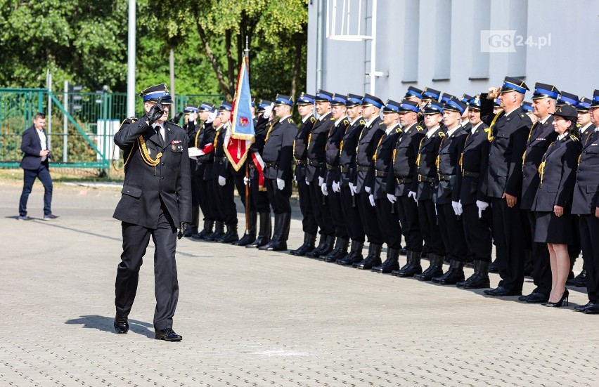 Obchody Dnia Strażaka w Szczecinie. Jest hala dla wozów i obietnica podwyżek. ZDJĘCIA