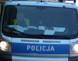 Gmina Skaryszew: auto wbiło się w drzewo! Kierowcę uwalniali strażacy