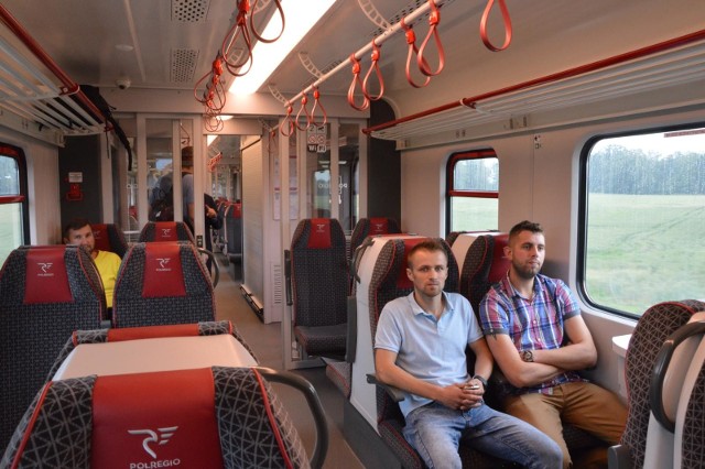 W środę na dworcu PKP Opole Główne miała miejsce uroczystość przekazania Przewozom Regionalnym dwóch czterowagonowych pociągów ED 72 oraz inauguracyjny przejazd na trasie Opole – Lewin Brzeski – Opole.