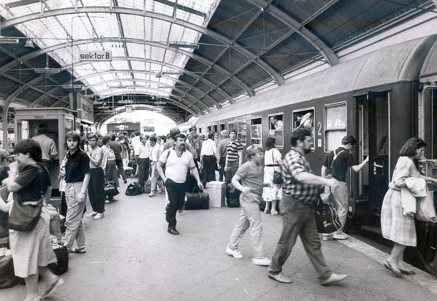 Na peronie, lipiec 1989