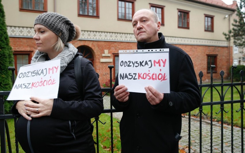 Protest wiernych pod hasłem "Odzyskajmy nasz Kościół" pod...