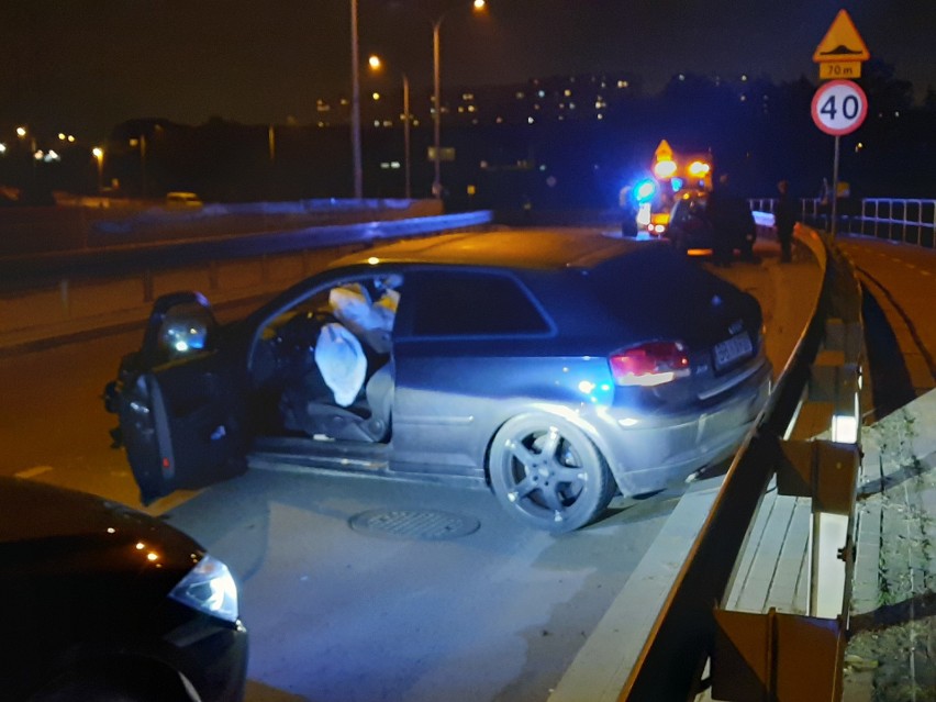 Białystok. Wypadek na wiadukcie nad ul. Gen. St. Maczka. Zderzyły się audi i volkswagen. Nikt nie odniósł poważnych obrażeń (Zdjęcia)