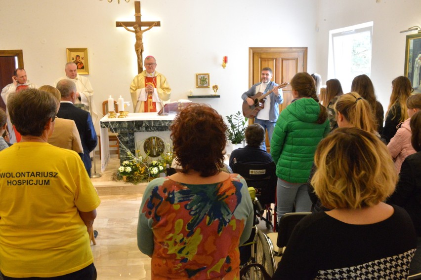 Mszy świętej w kaplicy hospicjum przewodniczył Andrzej...