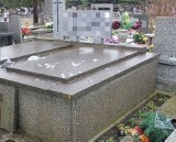 Z maczetami na cmentarzu w Skarżysku. Zniszczone 30 nagrobków