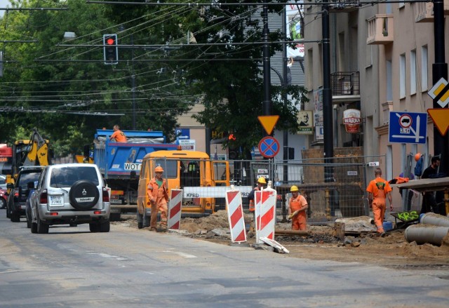 Przebudowa Narutowicza potrwa do końca sierpnia. Rząd dołoży do  robót ponad 1,3 mln zł, co stanowi połowę kosztów kwalifikowanych 