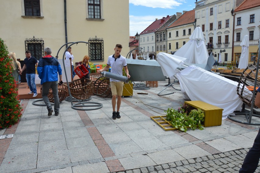 Gwałtowna burza w Tarnowie, ranni i spore zniszczenia [ZDJĘCIA INTERNAUTÓW]