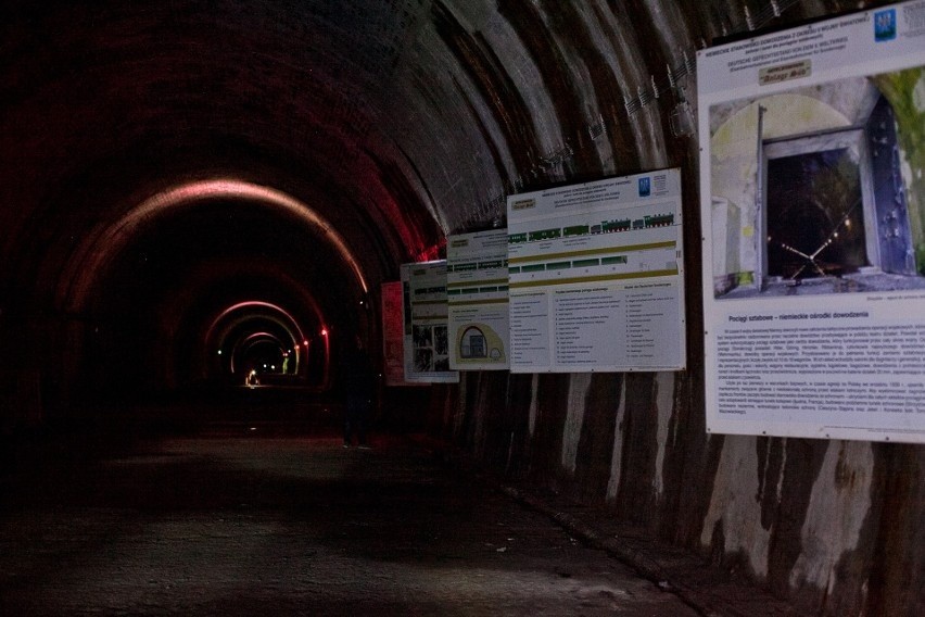 Dużo turystów zwiedza tunel schronowy w Strzyżowie [ZDJĘCIA]