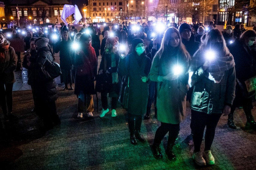 Protest pod hasłem „Macie krew na rękach” w Poznaniu....