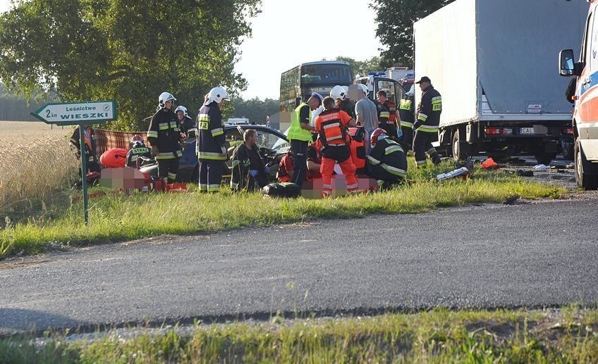 Wypadek w miejscowości Wieszki. 5 osób poszkodowanych