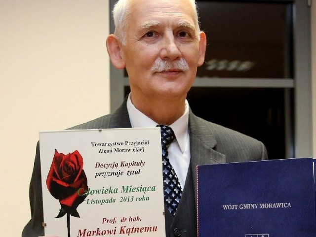 Profesor Marek Kątny dostał list gratulacyjny od wójta gminy Morawica Mariana Burasa oraz dyplom podpisany przez Kapitułę &#8222;Spotkań z Człowiekiem&#8221;. 