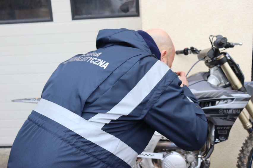 Mieszkaniec gminy Bytów chciał sprzedać ukradziony w Szwecji motocykl. Nie udało mu się