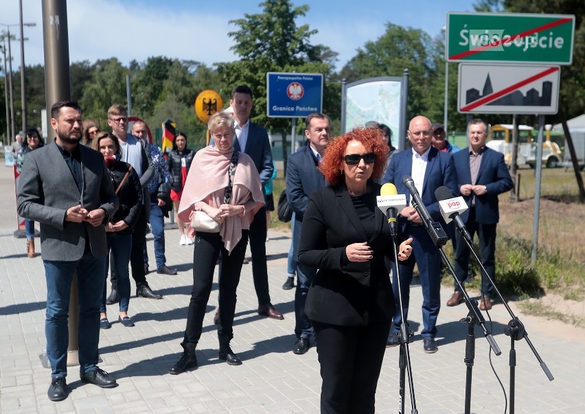 Hotelarze na razie schowali trumnę, ale chcą otwarcia granicy. "Sytuacja jest tragiczna"