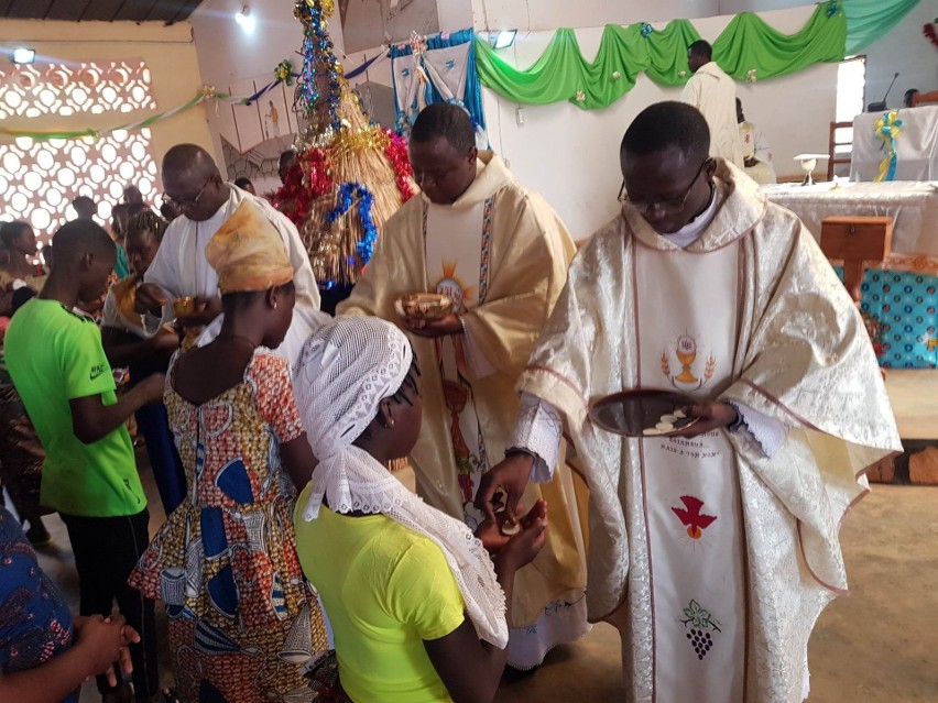 Żagański zakonnik w Togo pozdrawia i opowiada o życiu w...