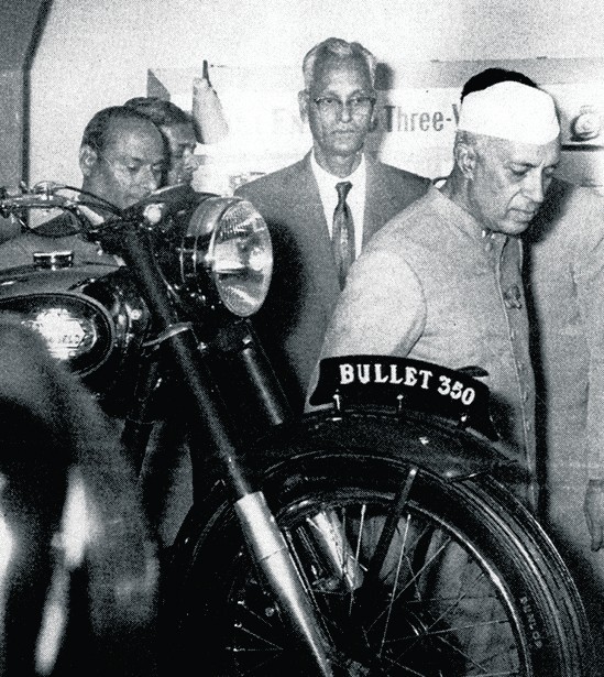 Zdjęcie z początku lat 50. :premier Indii Javaharlal Nehru...