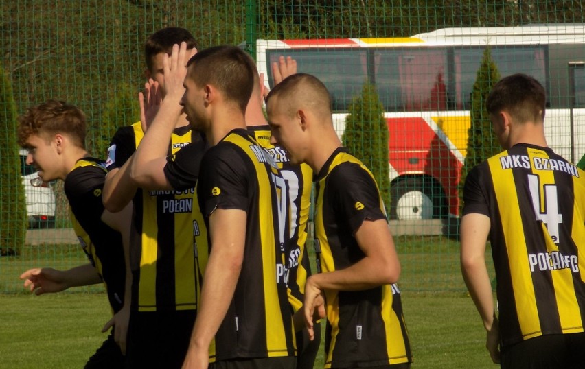 Czarni Połaniec wygrali z Podlasiem Biała Podlaska 3:2 i zapewnili sobie utrzymanie w piłkarskiej trzeciej lidze!