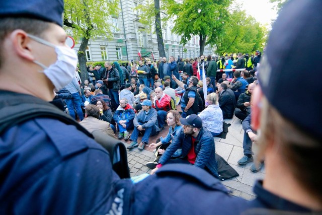 07.05.2020 warszawa koronawirus w warszawie - ogolnopolski strajk przedsiebiorcown/z fot. adam jankowski / polska press