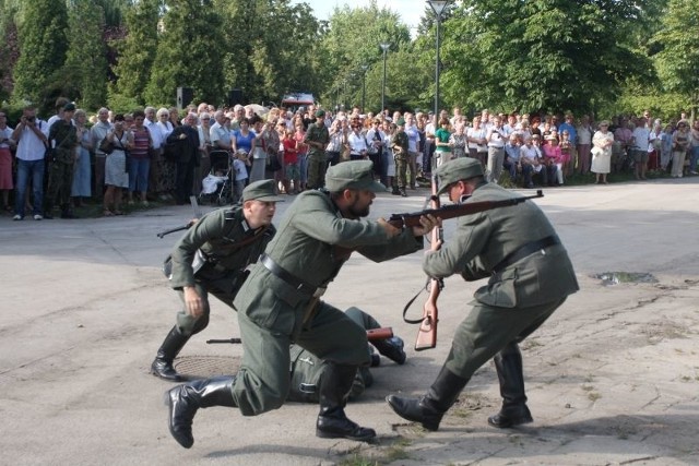 Po raz pierwszy rocznicowym uroczystościom towarzyszyła rekonstrukcja historycznych wydarzeń.