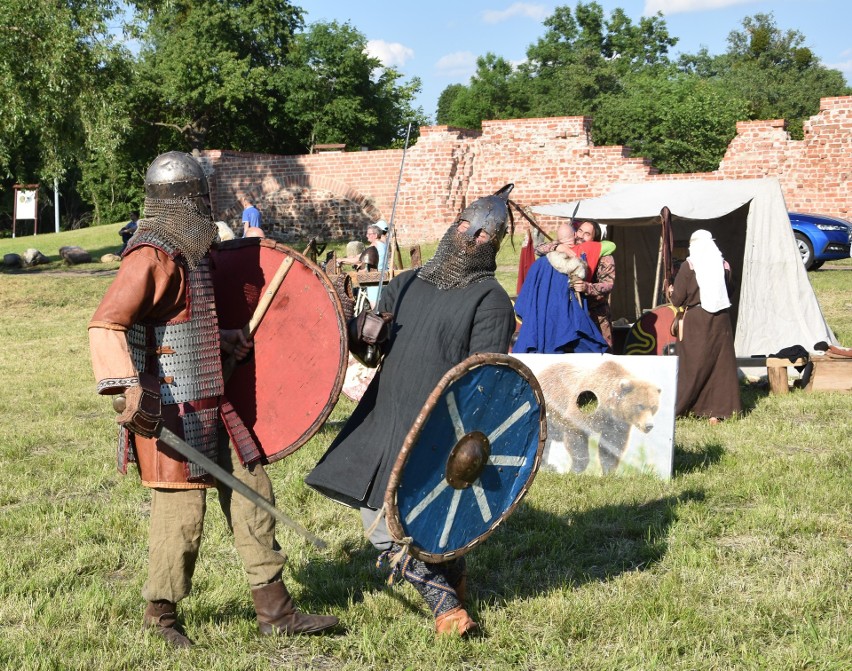 Piknik historyczny przy runach zamku w Szubinie. Tak bawili...