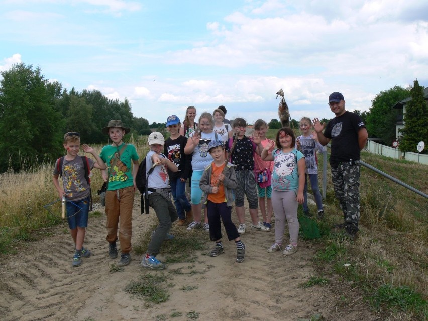 Wakacje z survivalem w Tarnobrzegu. Dzieci uczyły się sztuki przetrwania (ZDJĘCIA)
