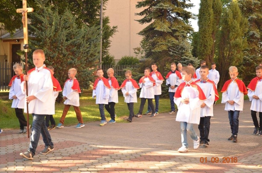 Rozpoczęcie roku szkolnego w Ostrowach nad Okszą