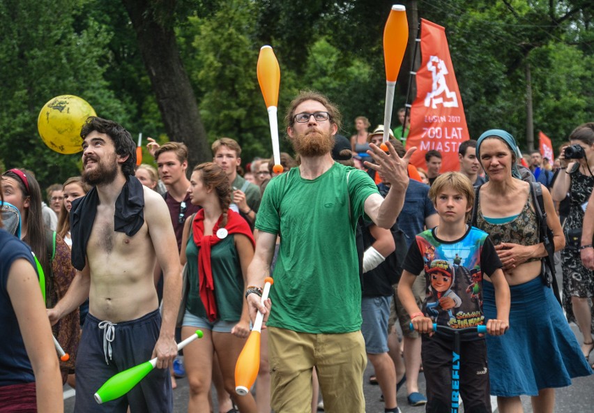 Barwna, żonglerska parada przeszła przez Lublin (ZDJĘCIA) 