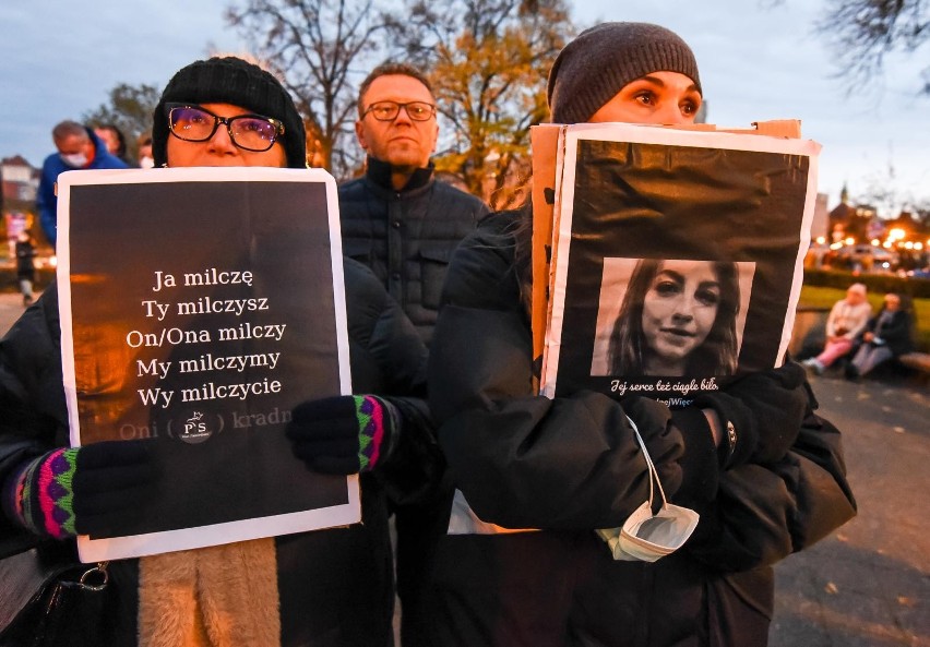 Protest "Ani jednej więcej" na ulicach Gdańska. Marsz dla...