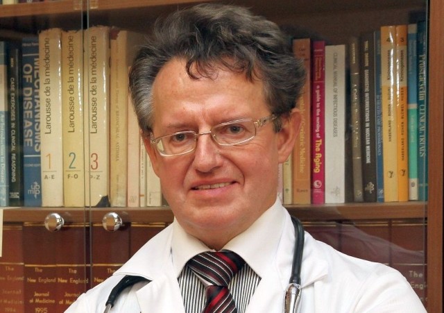 Prof. dr hab. med. Zbigniew Bartuzi, alergolog i gastroenterolog: - Dzieci najczęściej doznają wstrząsu w szkołach.