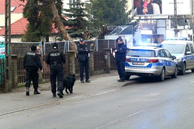 Policja nie wyklucza, że w razie konieczności użyje śmigłowca do akcji poszukiwawczej.