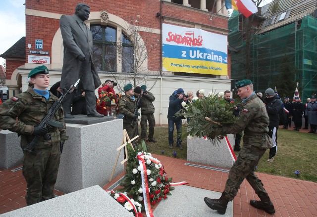 12. rocznica katastrofy smoleńskiej. Szczecińskie uroczystości ku pamięci ofiar