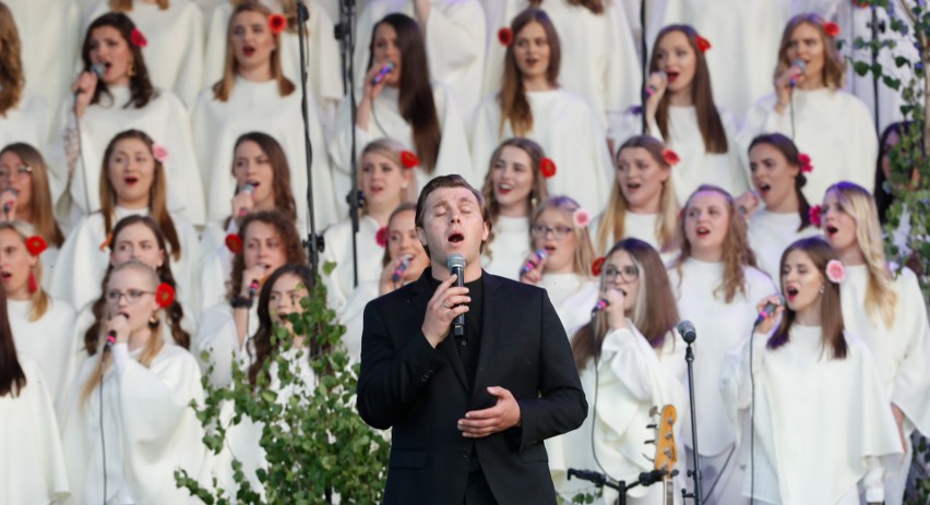 Niesamowity koncert jednego Serca Jednego Ducha. Religijna...