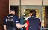 Pijany motocyklista, bez prawa jazdy i kasku zatrzymany w Sopocie. Mężczyzna przewrócił się i uszkodził radiowóz