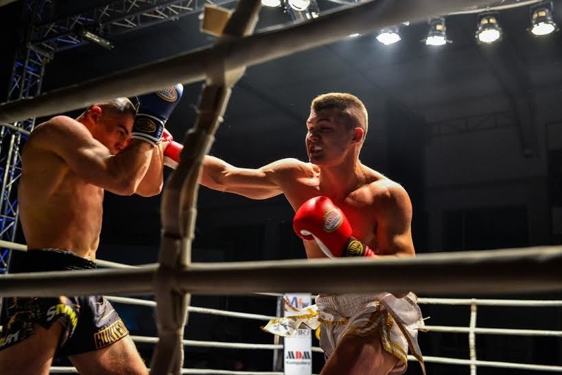 Guerrier Fight Night 2: Kacper Frątczak wygrał zawodową walkę wieczoru w Ostrowie