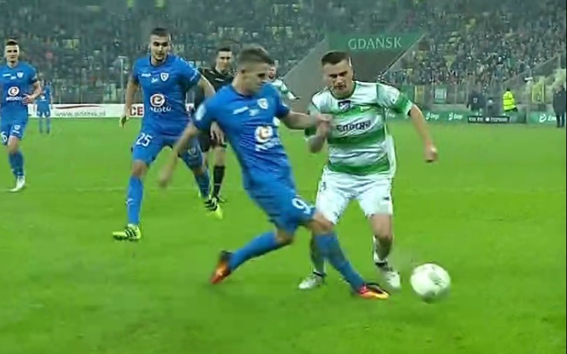 'Bezbłędna tabela', czyli jak wyglądałaby Ekstraklasa bez błędów sędziów (13. kolejka)